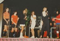 1982-01-10 Doe mer wa show 6 Net langs de groeven 02 1982-01-10 Doe mer wa show 6 Net langs de groeven 02
